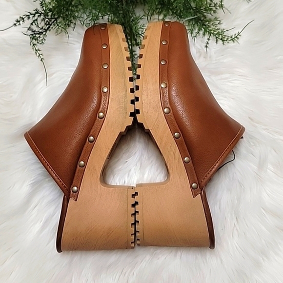 🎯Time & Tru | Faux Leather Platform Clogs - Picture 6 of 12